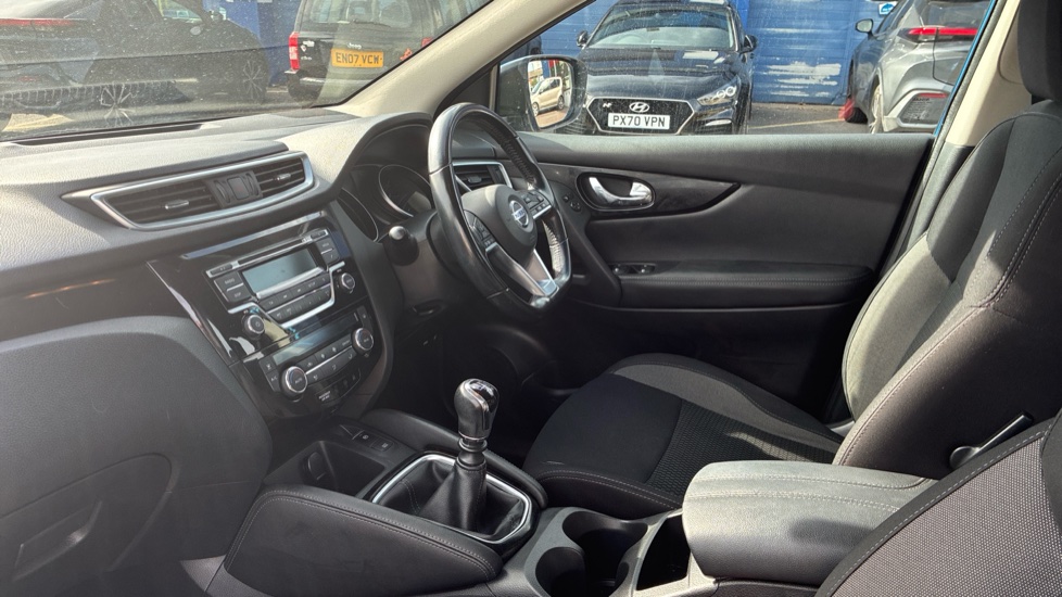 Nissan Qashqai 1.5 dCi [115] Acenta 5dr Diesel Hatchback - Image 9