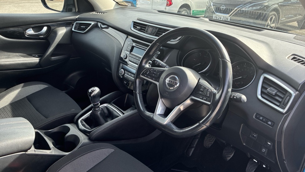 Nissan Qashqai 1.5 dCi [115] Acenta 5dr Diesel Hatchback - Image 11