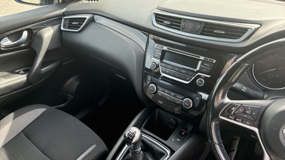 Nissan Qashqai 1.5 dCi [115] Acenta 5dr Diesel Hatchback - Image 14