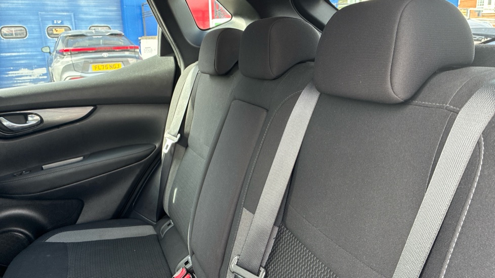 Nissan Qashqai 1.5 dCi [115] Acenta 5dr Diesel Hatchback - Image 16