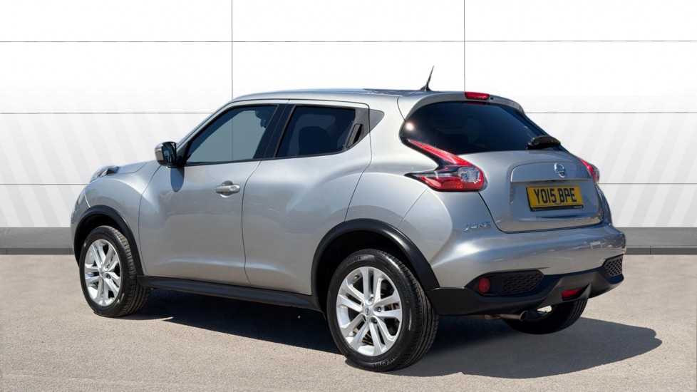 Nissan Juke 1.2 DiG-T Acenta Premium 5dr Petrol Hatchback - Image 2