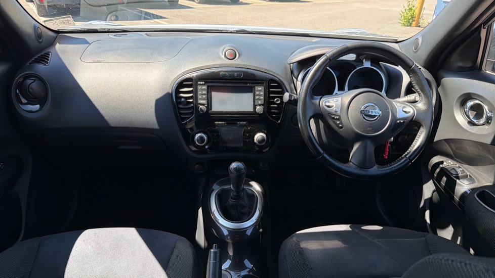 Nissan Juke 1.2 DiG-T Acenta Premium 5dr Petrol Hatchback - Image 10