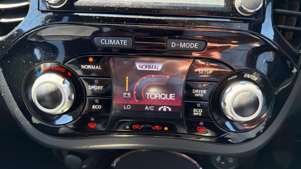 Nissan Juke 1.2 DiG-T Acenta Premium 5dr Petrol Hatchback - Image 24