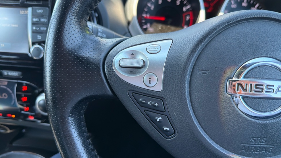 Nissan Juke 1.2 DiG-T Acenta Premium 5dr Petrol Hatchback - Image 29