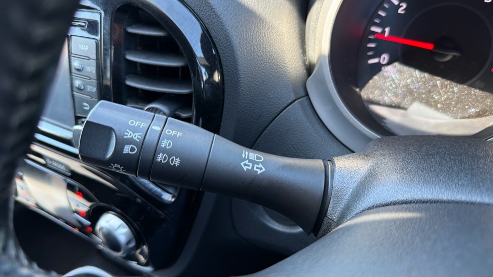 Nissan Juke 1.2 DiG-T Acenta Premium 5dr Petrol Hatchback - Image 32