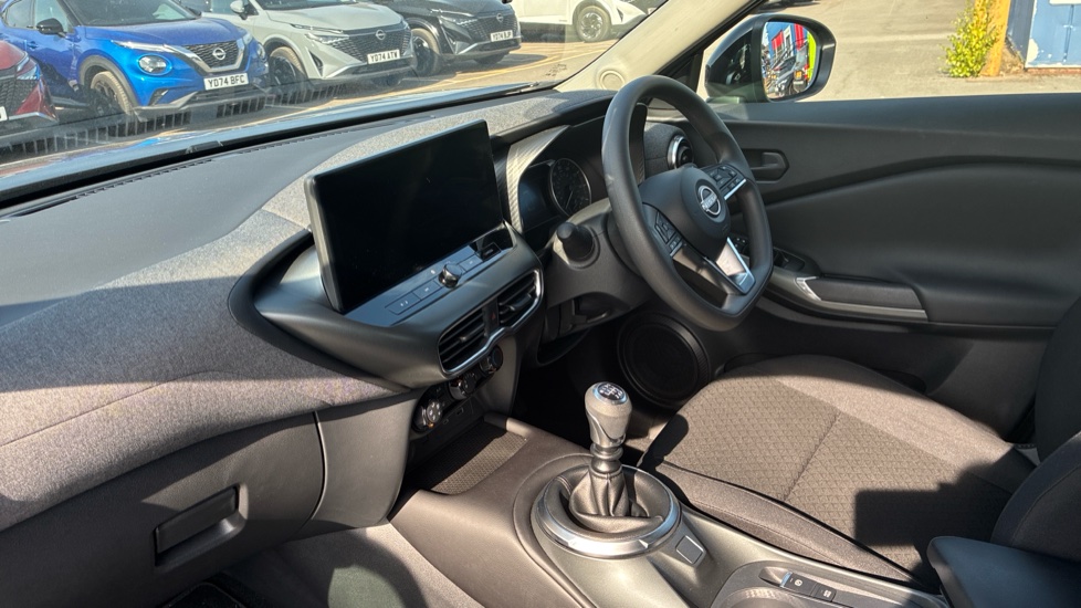Nissan Juke 1.0 DiG-T Acenta Premium 5dr Petrol Hatchback - Image 9