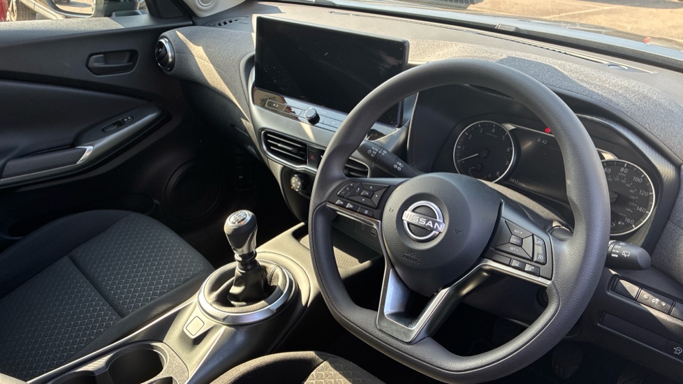 Nissan Juke 1.0 DiG-T Acenta Premium 5dr Petrol Hatchback - Image 11