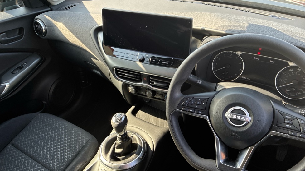 Nissan Juke 1.0 DiG-T Acenta Premium 5dr Petrol Hatchback - Image 14
