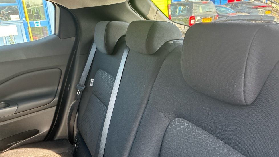 Nissan Juke 1.0 DiG-T Acenta Premium 5dr Petrol Hatchback - Image 16