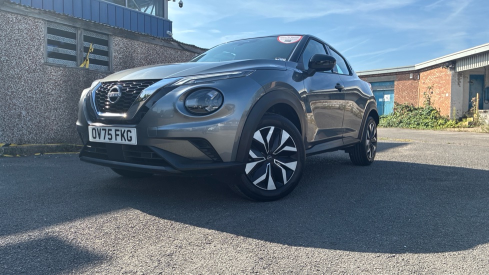 Nissan Juke 1.0 DiG-T Acenta Premium 5dr Petrol Hatchback - Image 24