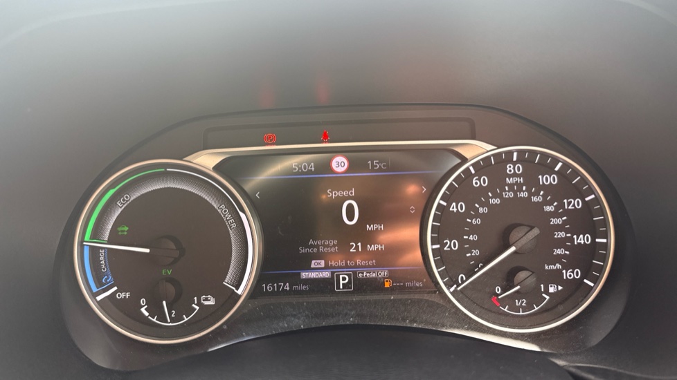 Nissan Juke 1.6 Hybrid Premiere Edition 5dr Auto Hybrid Hatchback - Image 18