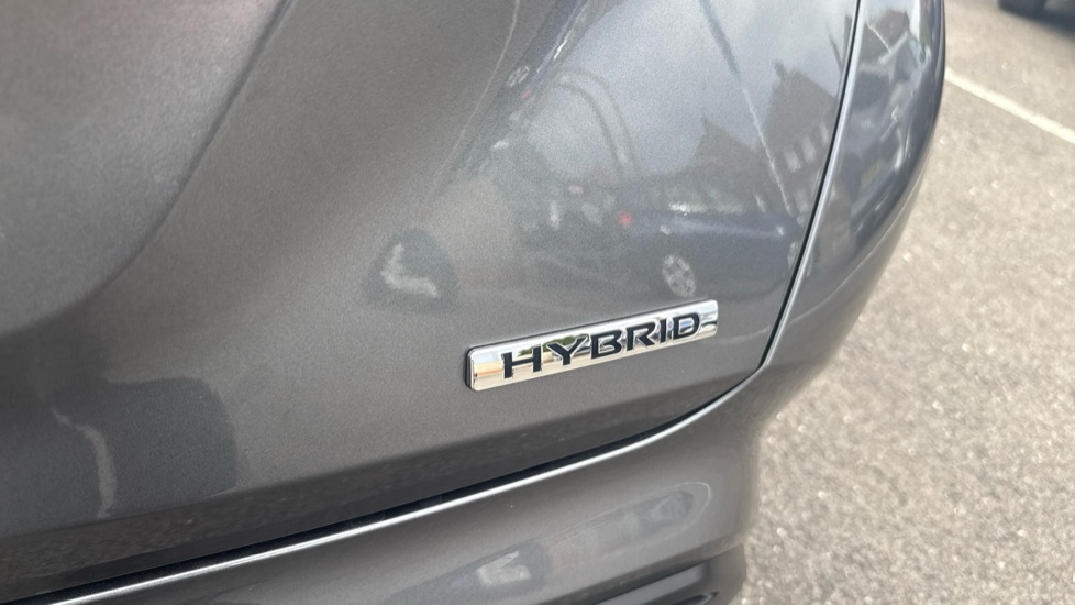 Nissan Juke 1.6 Hybrid Premiere Edition 5dr Auto Hybrid Hatchback - Image 21
