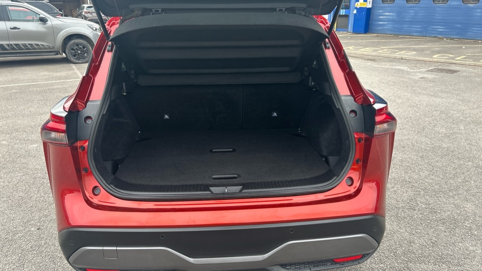 Nissan Qashqai 1.3 DiG-T MH N-Connecta 5dr Petrol Hatchback - Image 4