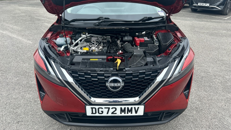 Nissan Qashqai 1.3 DiG-T MH N-Connecta 5dr Petrol Hatchback - Image 8