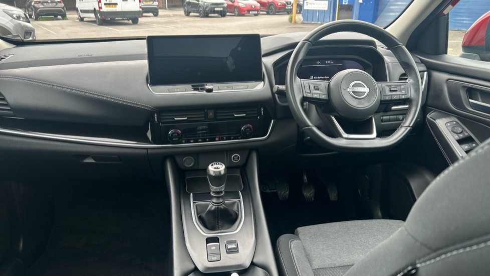 Nissan Qashqai 1.3 DiG-T MH N-Connecta 5dr Petrol Hatchback - Image 10