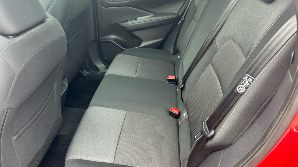 Nissan Qashqai 1.3 DiG-T MH N-Connecta 5dr Petrol Hatchback - Image 16