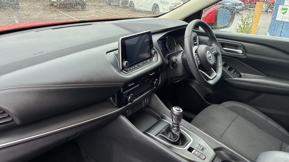 Nissan Qashqai 1.3 DiG-T MH Acenta Premium 5dr Petrol Hatchback - Image 9