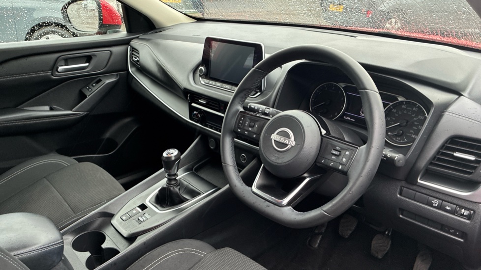 Nissan Qashqai 1.3 DiG-T MH Acenta Premium 5dr Petrol Hatchback - Image 11