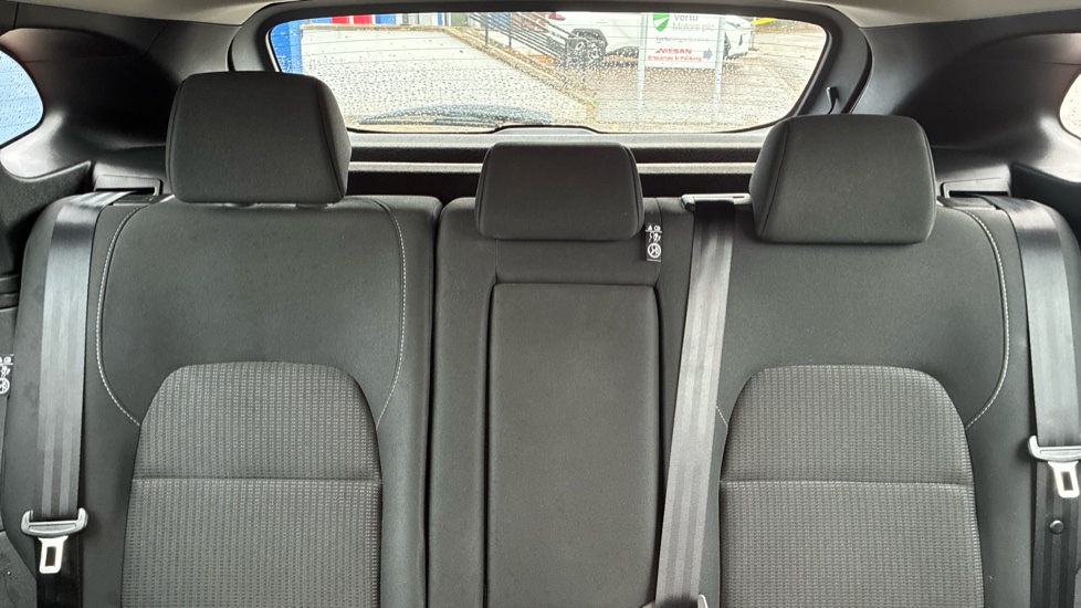 Nissan Qashqai 1.3 DiG-T MH Acenta Premium 5dr Petrol Hatchback - Image 15