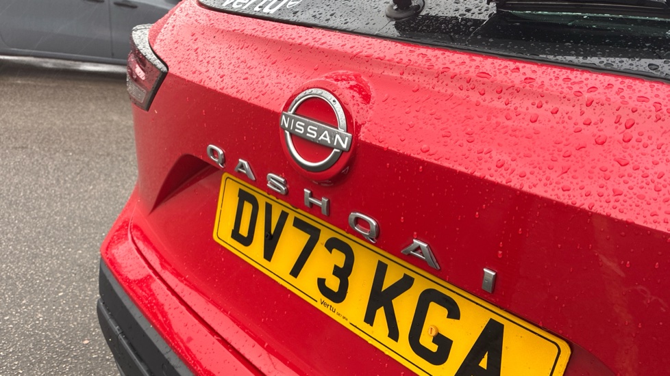 Nissan Qashqai 1.3 DiG-T MH Acenta Premium 5dr Petrol Hatchback - Image 24