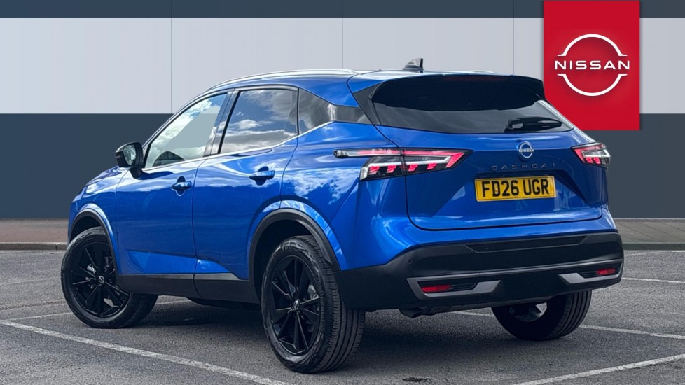 Nissan Qashqai 1.3 DiG-T MH 158 Tekna 5dr Petrol Hatchback - Image 2