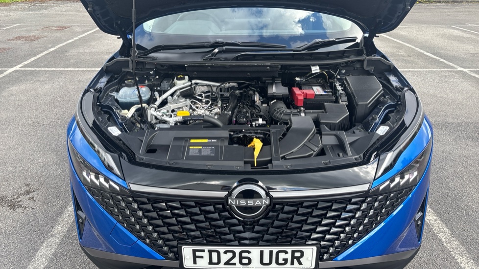Nissan Qashqai 1.3 DiG-T MH 158 Tekna 5dr Petrol Hatchback - Image 8