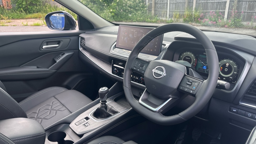 Nissan Qashqai 1.3 DiG-T MH 158 Tekna 5dr Petrol Hatchback - Image 11