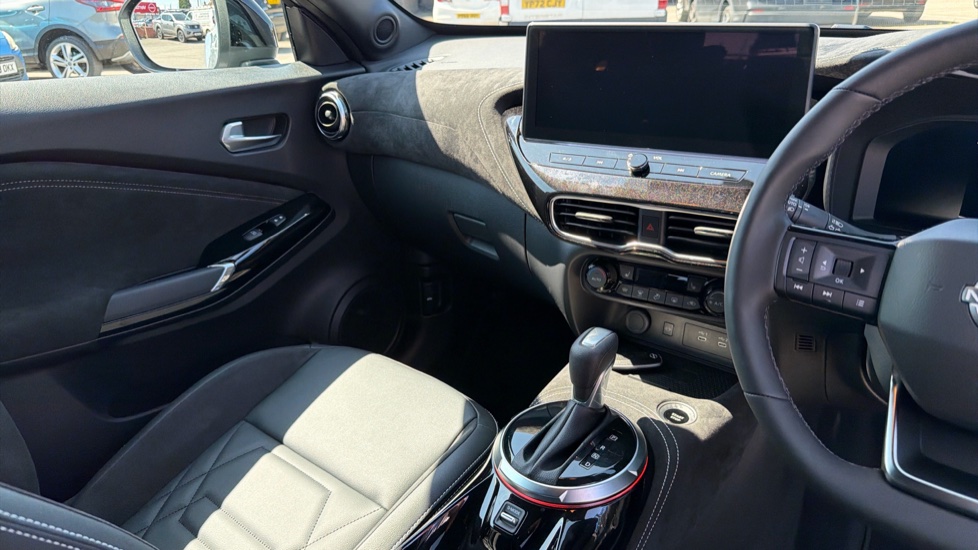 Nissan Juke 1.6 Hybrid Tekna+ 5dr Auto Hybrid Hatchback - Image 14