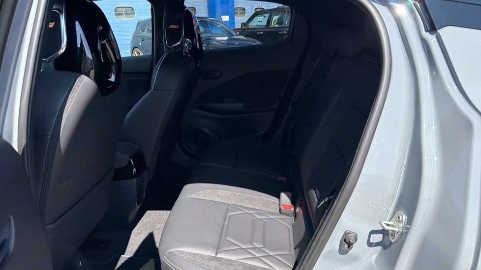 Nissan Juke 1.6 Hybrid Tekna+ 5dr Auto Hybrid Hatchback - Image 16