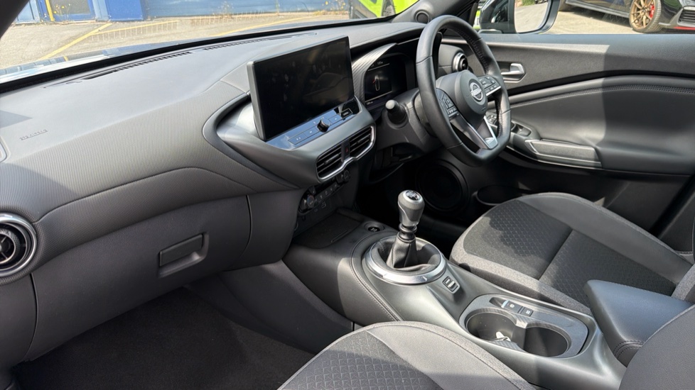 Nissan Juke 1.0 DiG-T N-Connecta 5dr Petrol Hatchback - Image 9