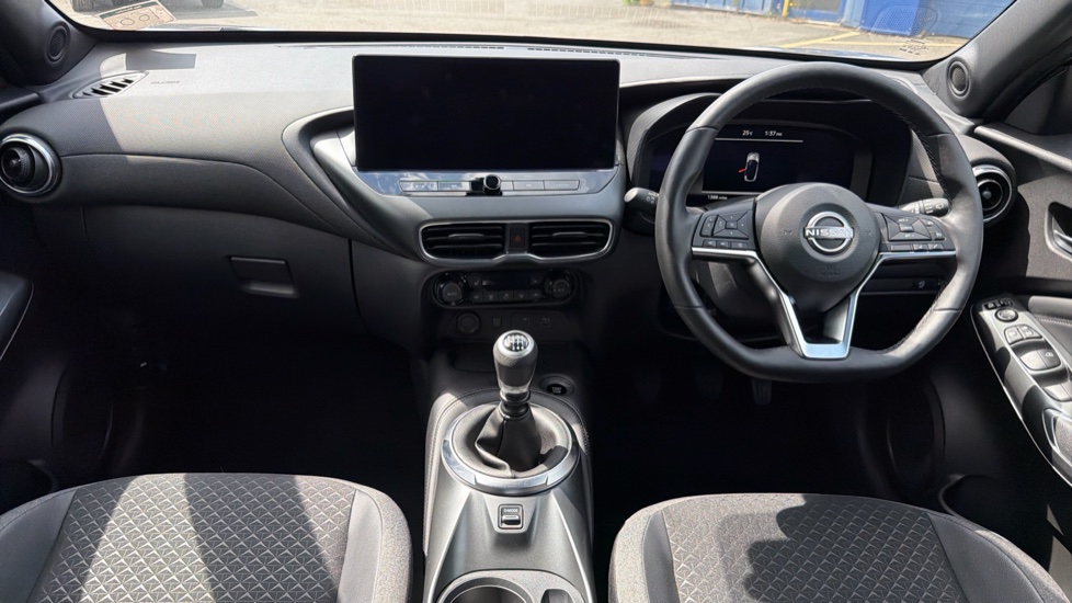 Nissan Juke 1.0 DiG-T N-Connecta 5dr Petrol Hatchback - Image 10