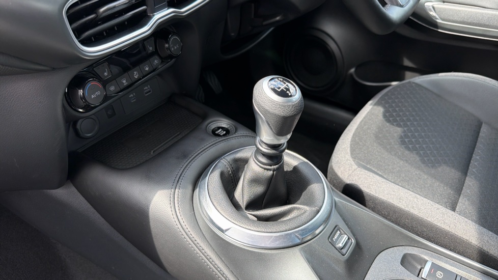 Nissan Juke 1.0 DiG-T N-Connecta 5dr Petrol Hatchback - Image 13