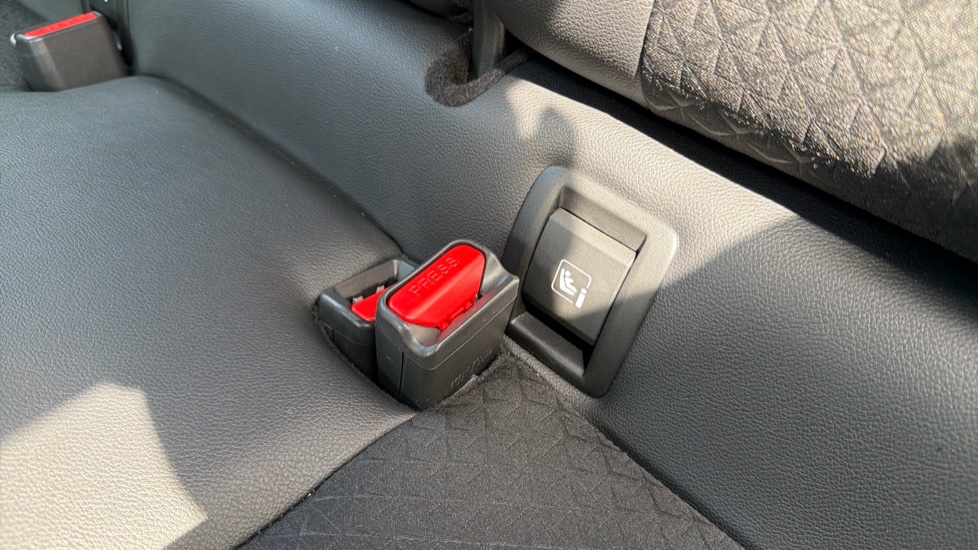 Nissan Juke 1.0 DiG-T N-Connecta 5dr Petrol Hatchback - Image 17
