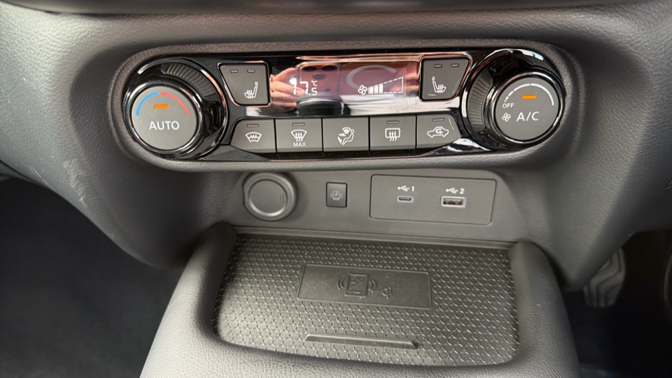 Nissan Juke 1.0 DiG-T N-Connecta 5dr Petrol Hatchback - Image 19