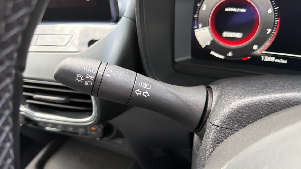 Nissan Juke 1.0 DiG-T N-Connecta 5dr Petrol Hatchback - Image 22
