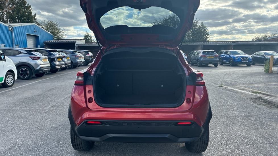Nissan Juke 1.0 DiG-T 114 N-Connecta 5dr DCT Petrol Hatchback - Image 4
