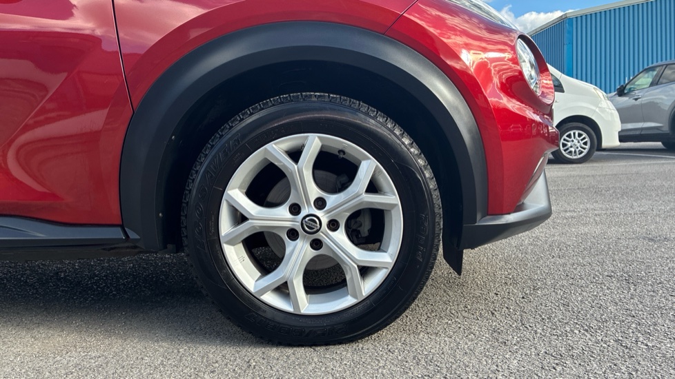 Nissan Juke 1.0 DiG-T 114 N-Connecta 5dr DCT Petrol Hatchback - Image 7