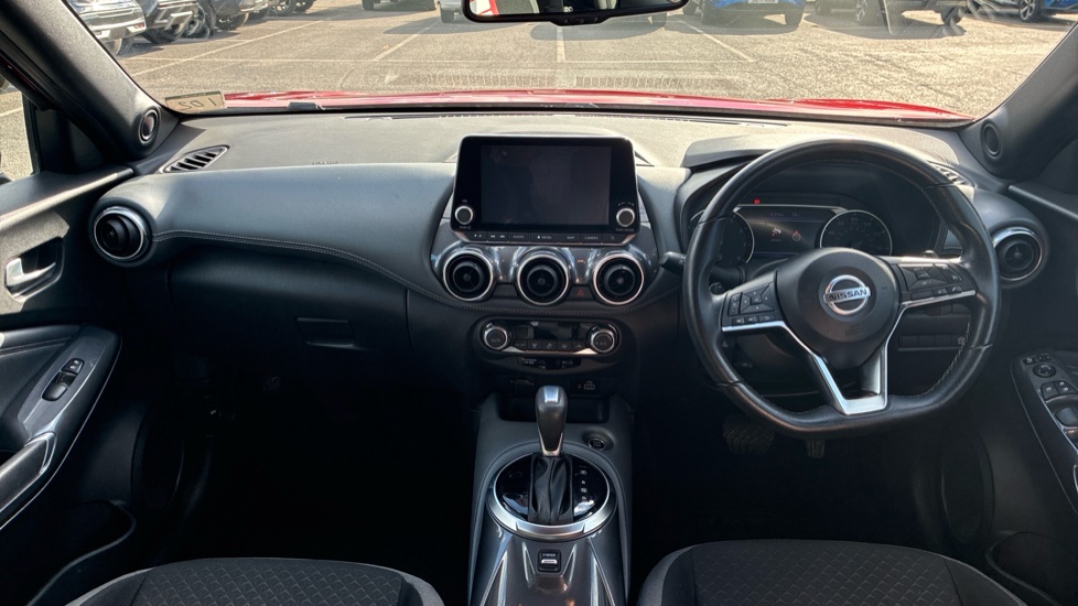 Nissan Juke 1.0 DiG-T 114 N-Connecta 5dr DCT Petrol Hatchback - Image 10