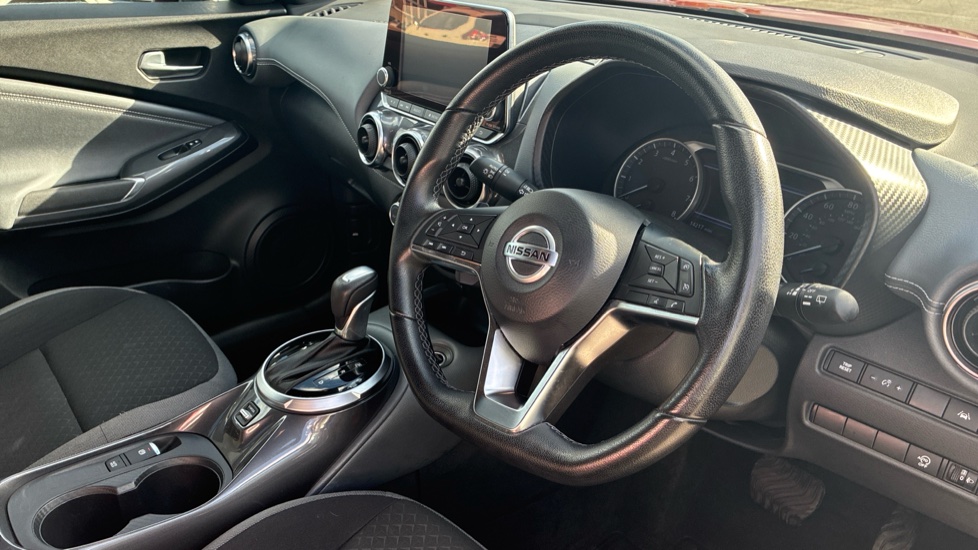 Nissan Juke 1.0 DiG-T 114 N-Connecta 5dr DCT Petrol Hatchback - Image 11