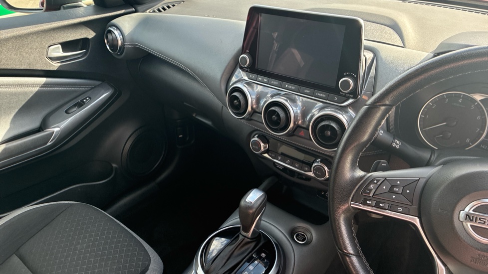 Nissan Juke 1.0 DiG-T 114 N-Connecta 5dr DCT Petrol Hatchback - Image 14
