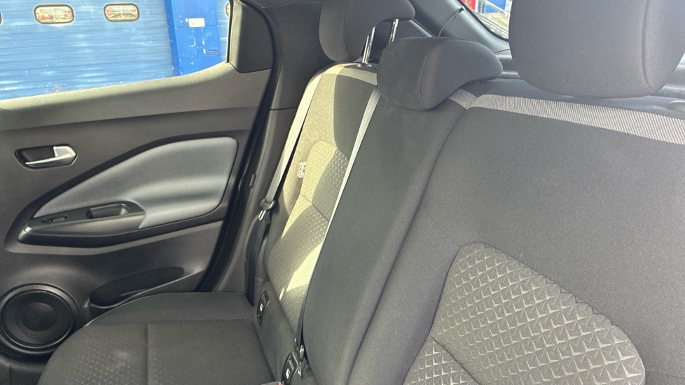 Nissan Juke 1.0 DiG-T 114 N-Connecta 5dr DCT Petrol Hatchback - Image 16