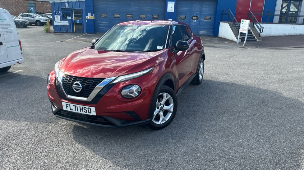 Nissan Juke 1.0 DiG-T 114 N-Connecta 5dr DCT Petrol Hatchback - Image 35