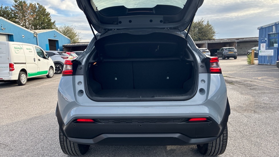 Nissan Juke 1.0 DiG-T 114 Tekna 5dr Petrol Hatchback - Image 4