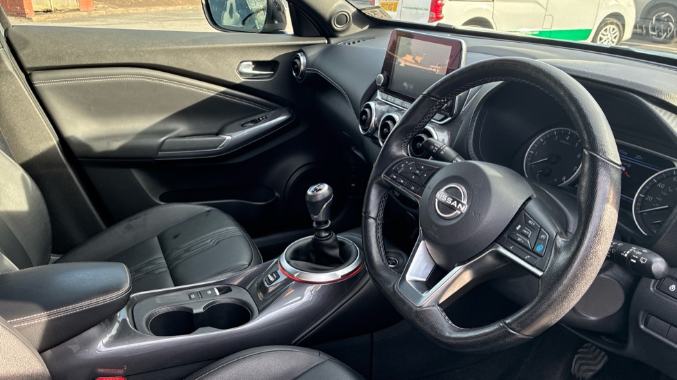 Nissan Juke 1.0 DiG-T 114 Tekna 5dr Petrol Hatchback - Image 11