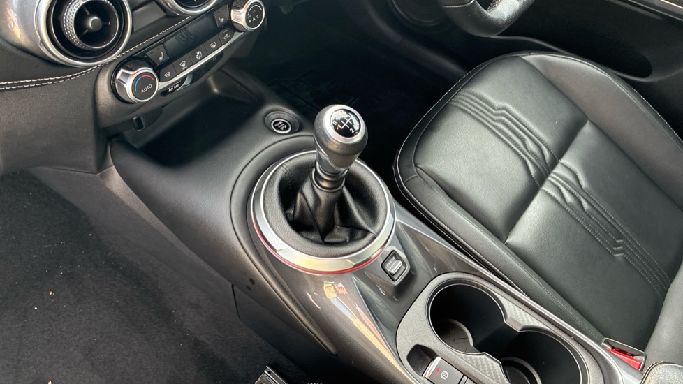 Nissan Juke 1.0 DiG-T 114 Tekna 5dr Petrol Hatchback - Image 13