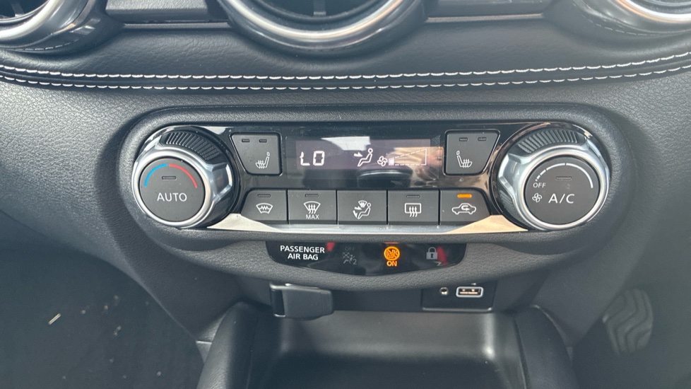 Nissan Juke 1.0 DiG-T 114 Tekna 5dr Petrol Hatchback - Image 24