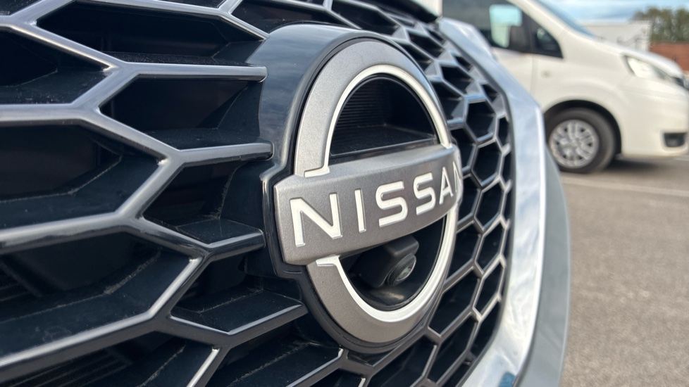 Nissan Juke 1.0 DiG-T 114 Tekna 5dr Petrol Hatchback - Image 35
