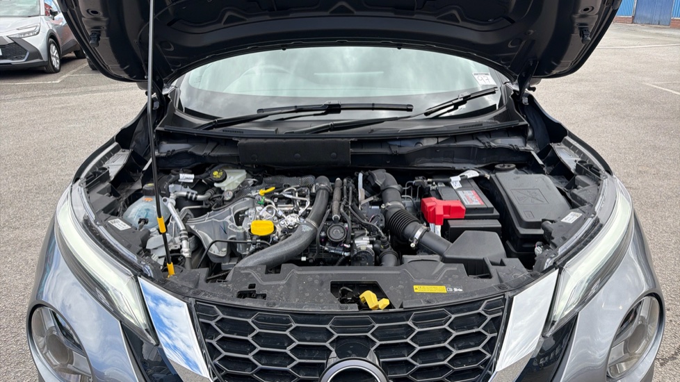 Nissan Juke 1.0 DiG-T Tekna 5dr Petrol Hatchback - Image 8