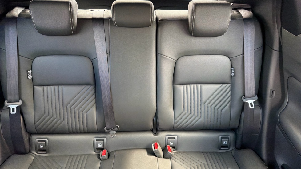 Nissan Juke 1.0 DiG-T Tekna 5dr Petrol Hatchback - Image 15