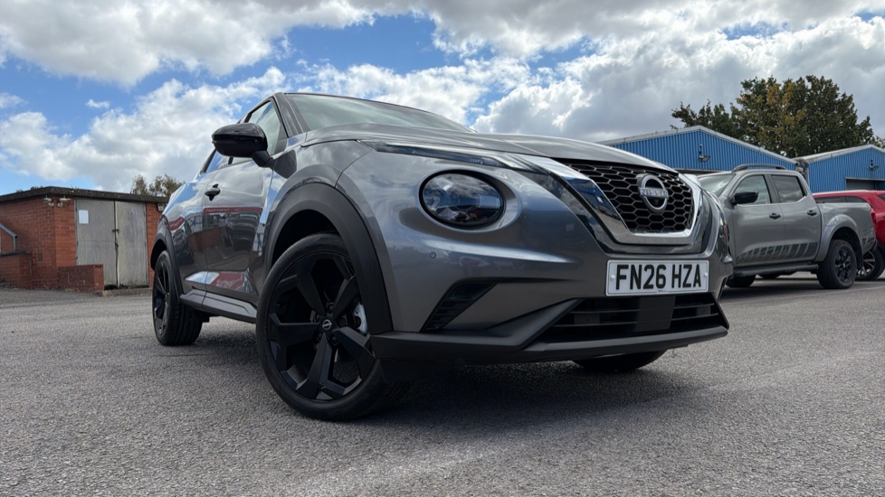 Nissan Juke 1.0 DiG-T Tekna 5dr Petrol Hatchback - Image 21